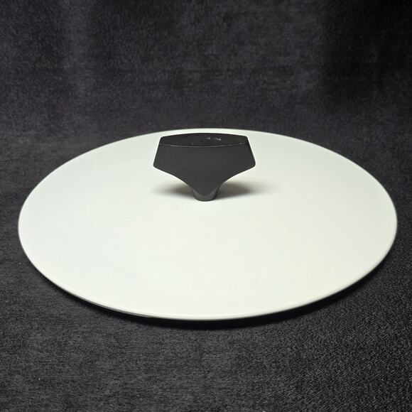 Vintage CorningWare White Casserole Round Dish 2 Qt. Replacement Lid - Picture 1 of 10